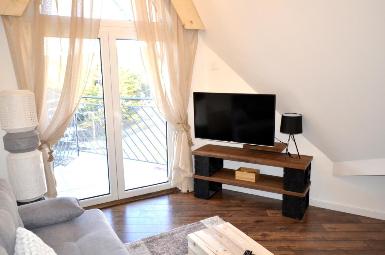 C L E A N&C O Z Y Apartmani Divcibare Luaran gambar